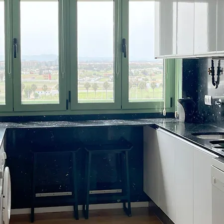 Stylish Well-connected Beachfront Flat Apartament