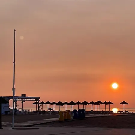 Stylish Well-connected Beachfront Flat Apartament *