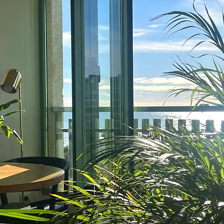 아파트 Stylish Well-connected Beachfront Flat *