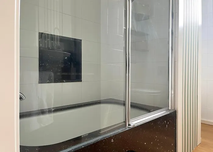아파트 Stylish Well-connected Beachfront Flat