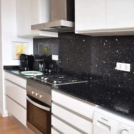 Stylish Well-connected Beachfront Flat Valencie