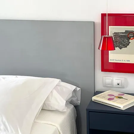 Stylish Well-connected Beachfront Flat Valencie