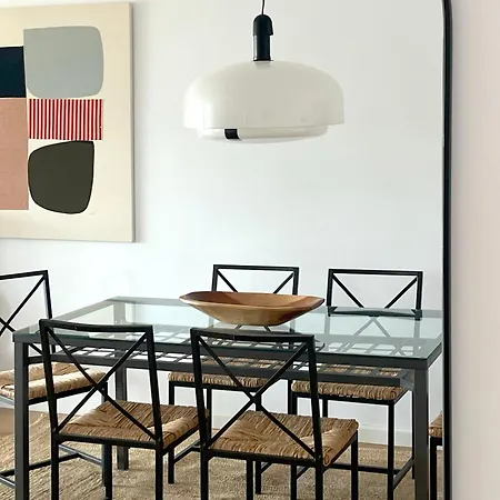 Stylish Well-connected Beachfront Flat Valencie